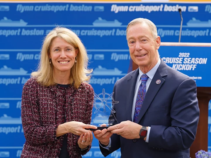 Steve Lynch accepting Maritime Award