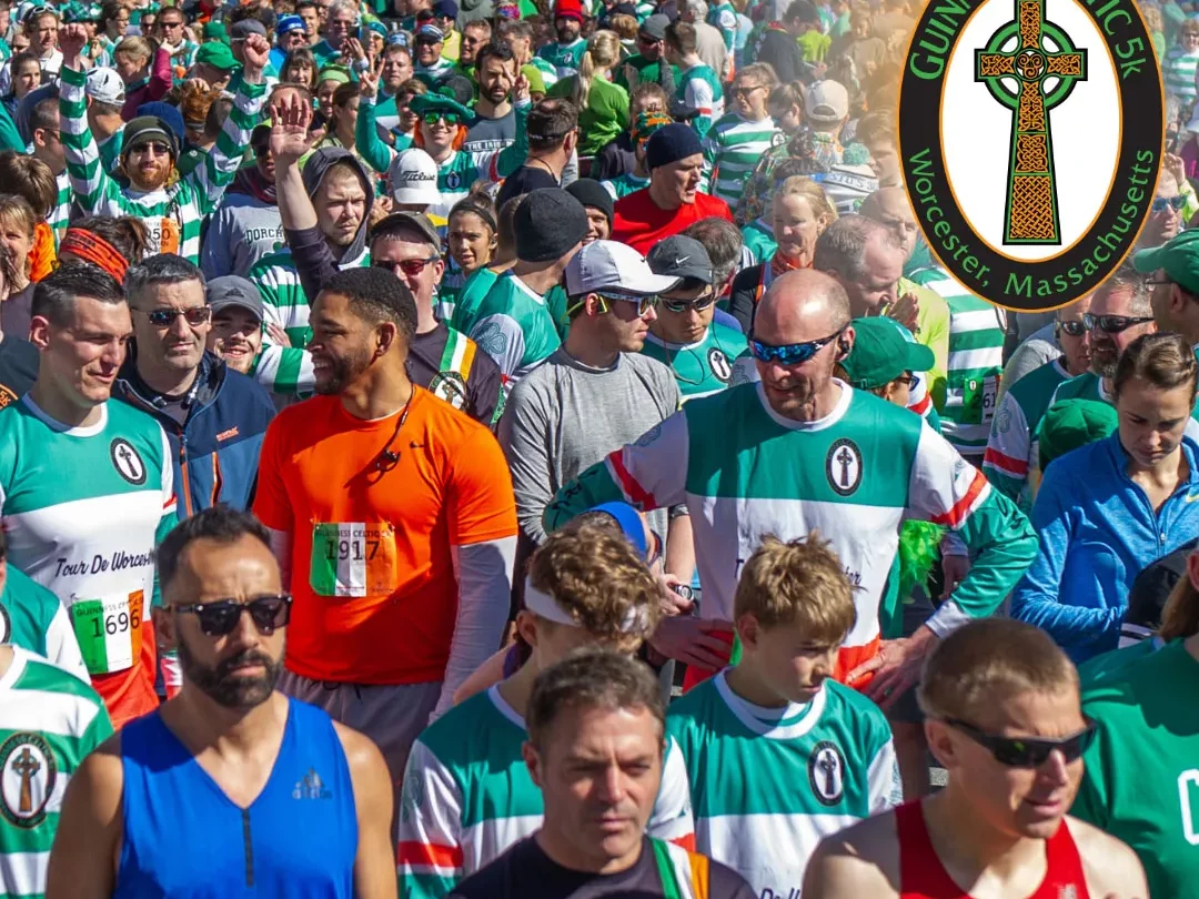 crowd of runners preparing for the Celtic 5k