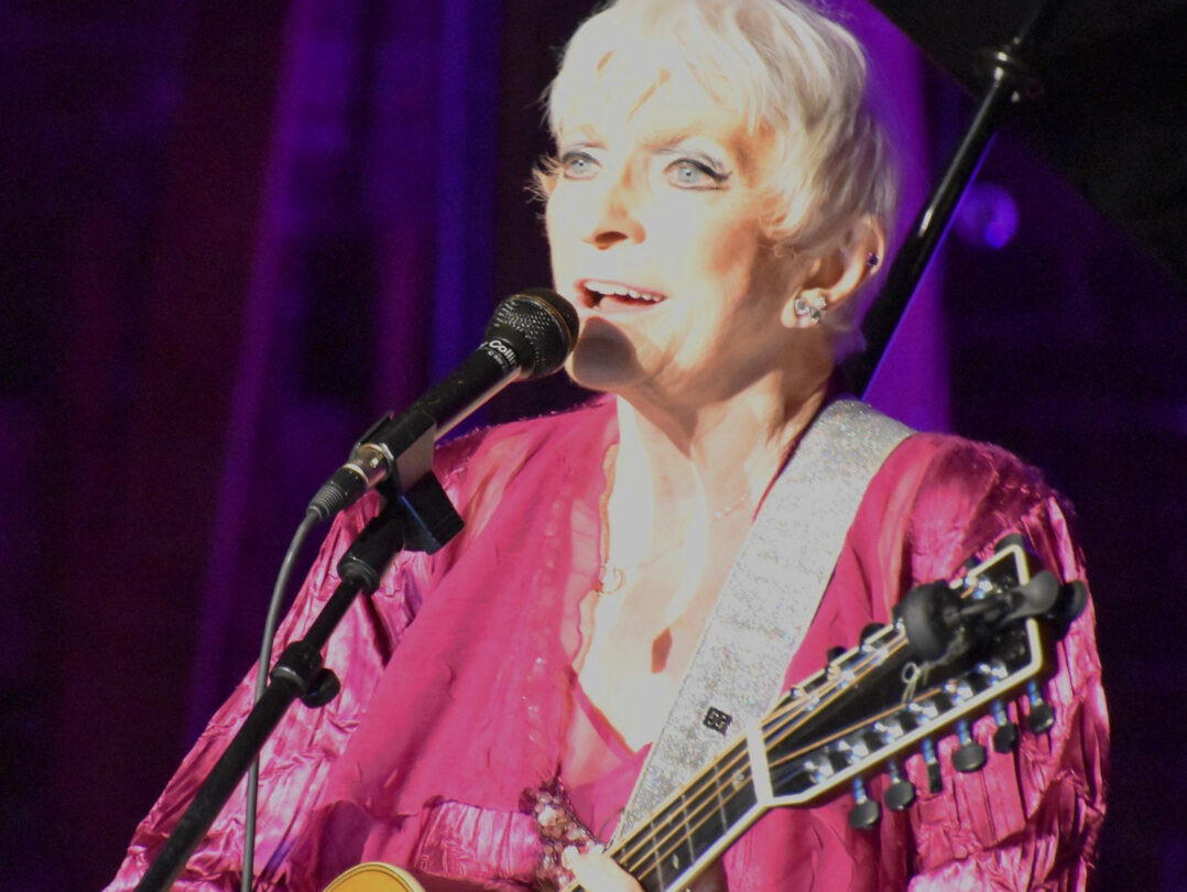spectacle live, judy collins, plymouth, MA