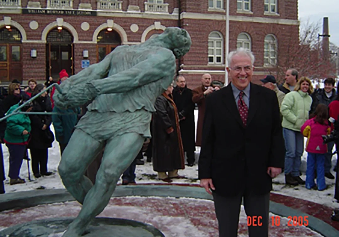 Harold-Connolly-statue Harold Connolly with his statue
